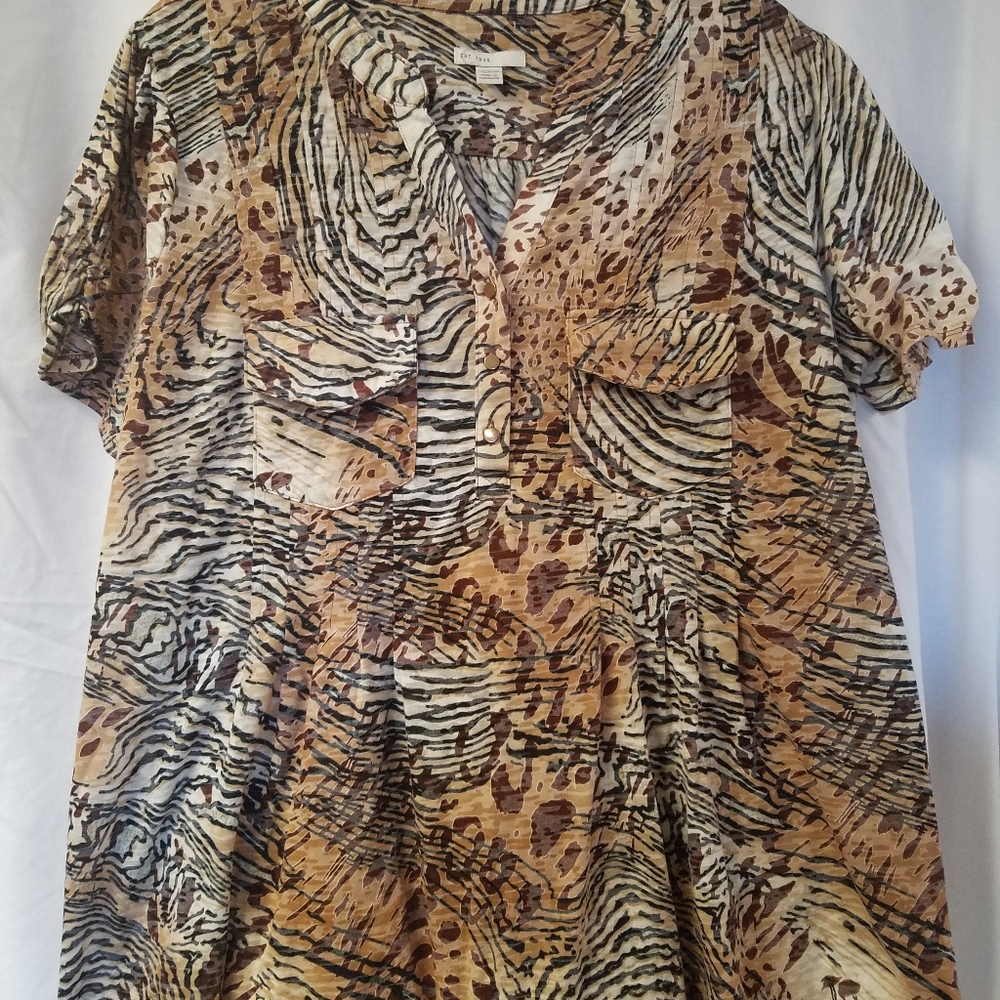 Ladies 14/16 animal print top